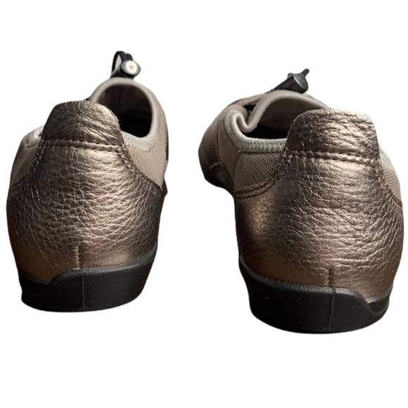 Ecco Bluma Toggle Sneakers - Picture 7 of 10